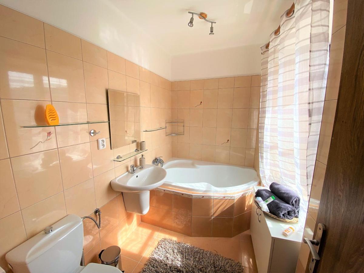Apartman Прахатице Екстериор снимка
